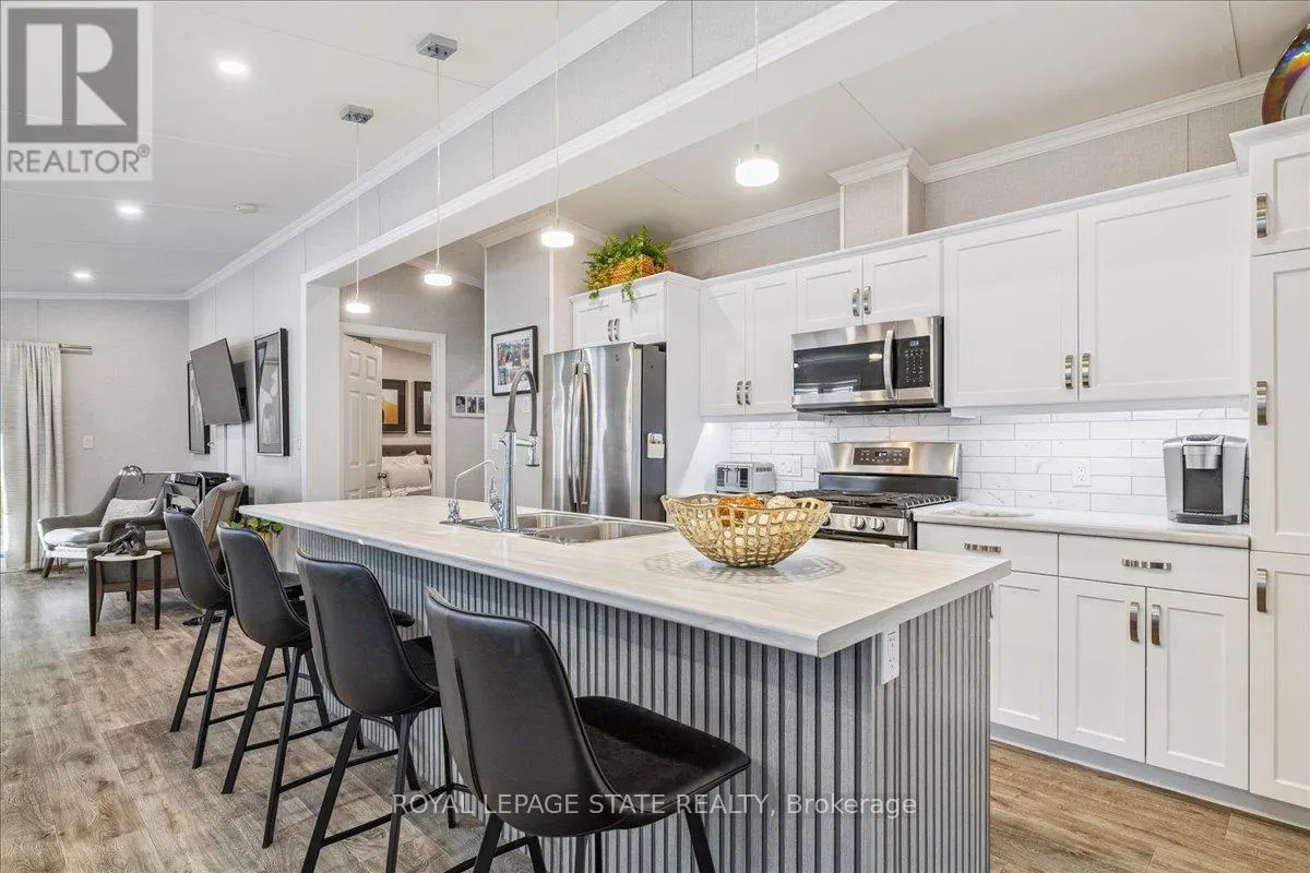 7 OAK - 4449 MILBUROUGH LINE