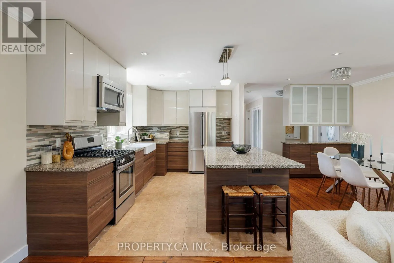 316 RENFORTH DRIVE