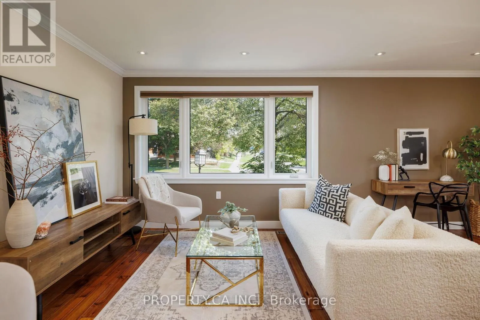 316 RENFORTH DRIVE