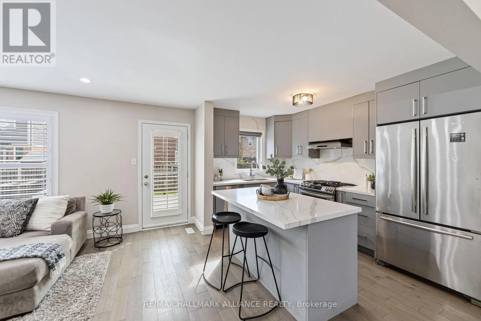 402 SCHREYER CRESCENT