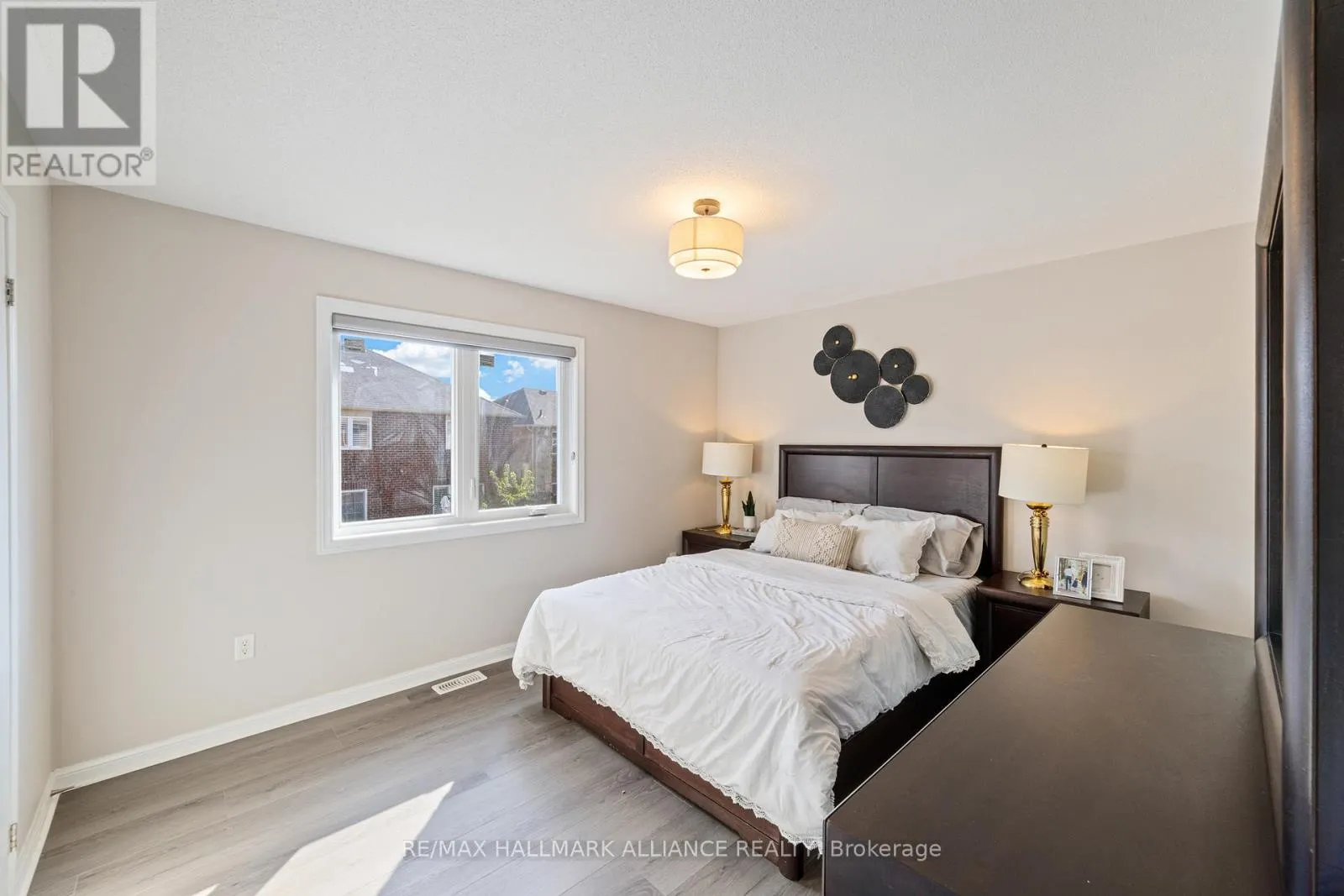 402 SCHREYER CRESCENT