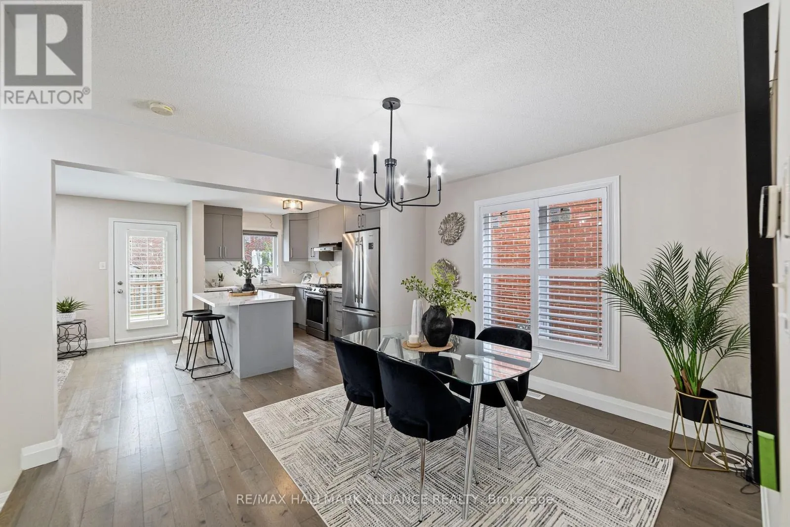 402 SCHREYER CRESCENT