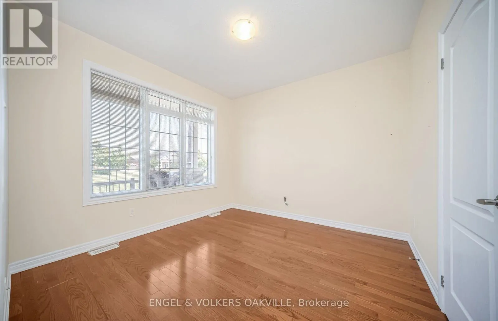 43 - 27 JAZZBERRY ROAD
