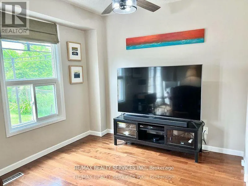 3 OLEANDER CRESCENT