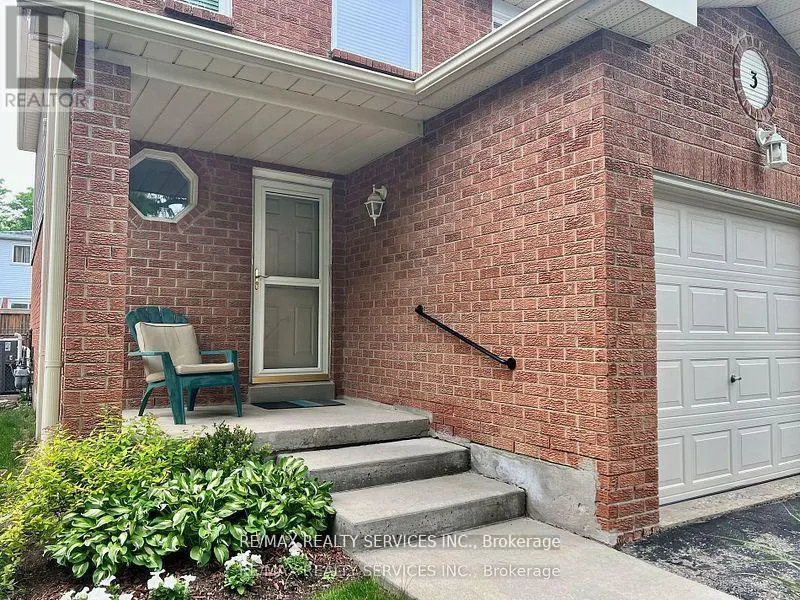 3 OLEANDER CRESCENT