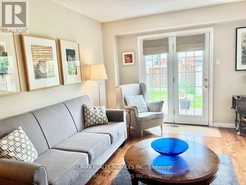 3 OLEANDER CRESCENT