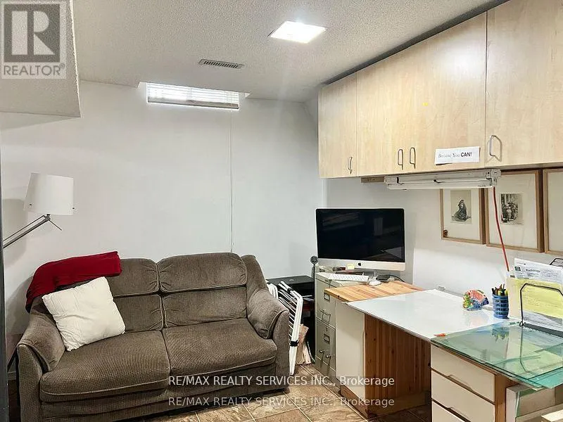 3 OLEANDER CRESCENT