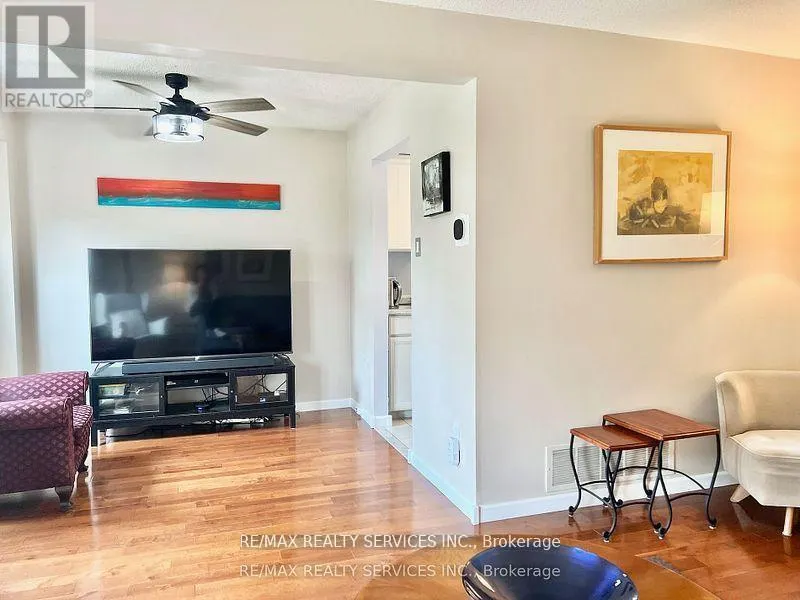 3 OLEANDER CRESCENT