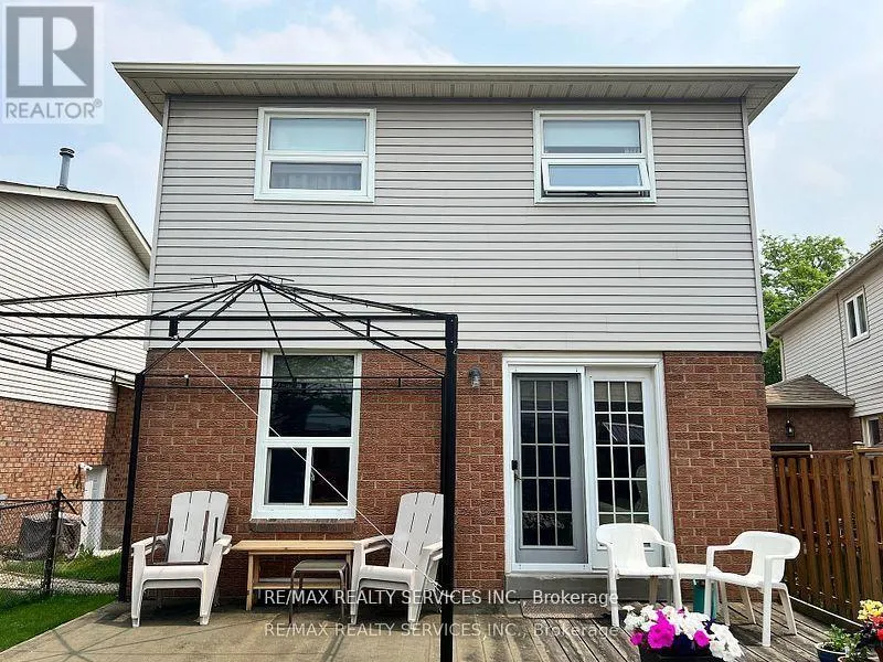 3 OLEANDER CRESCENT
