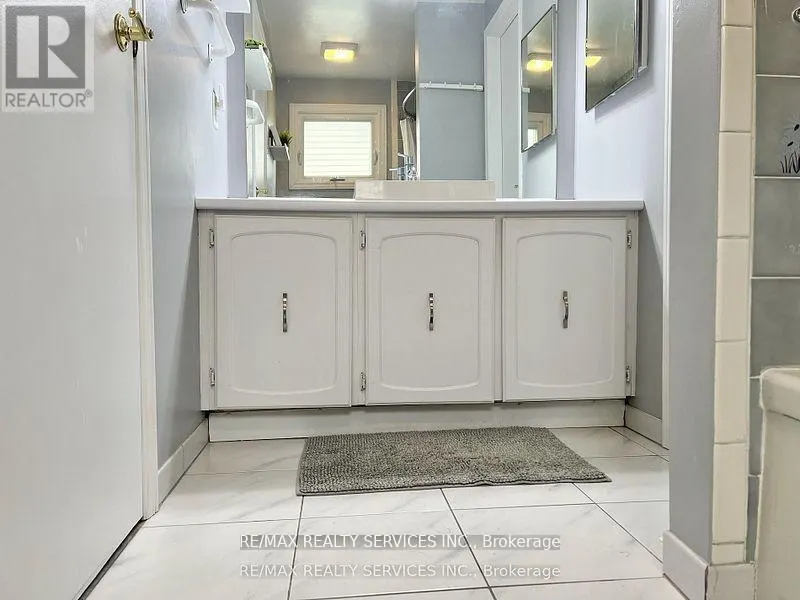 3 OLEANDER CRESCENT