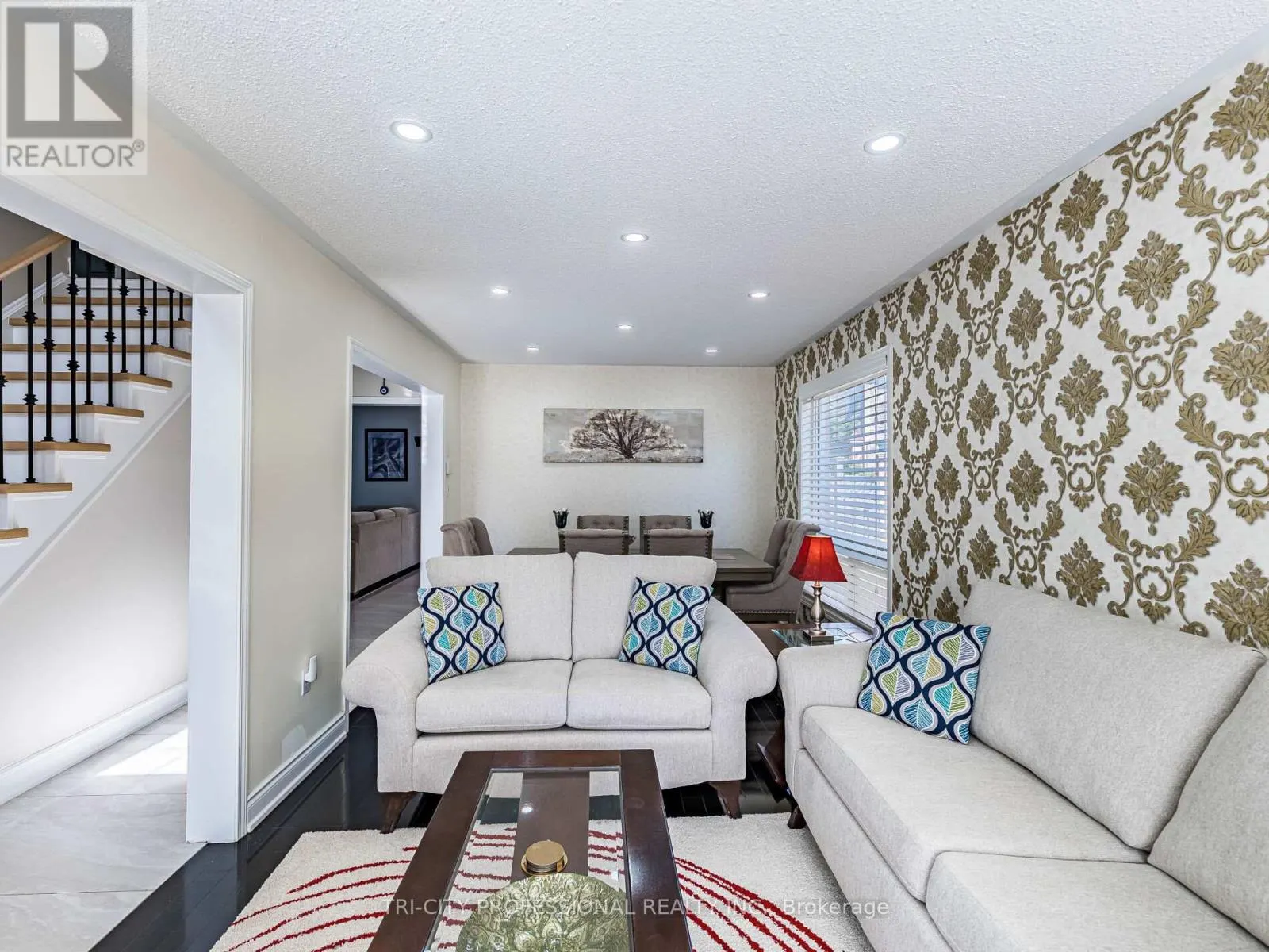 18 SUGARHILL DRIVE