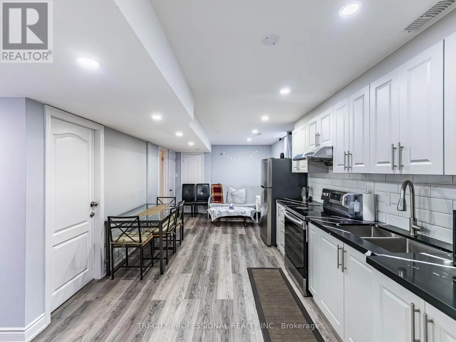 18 SUGARHILL DRIVE