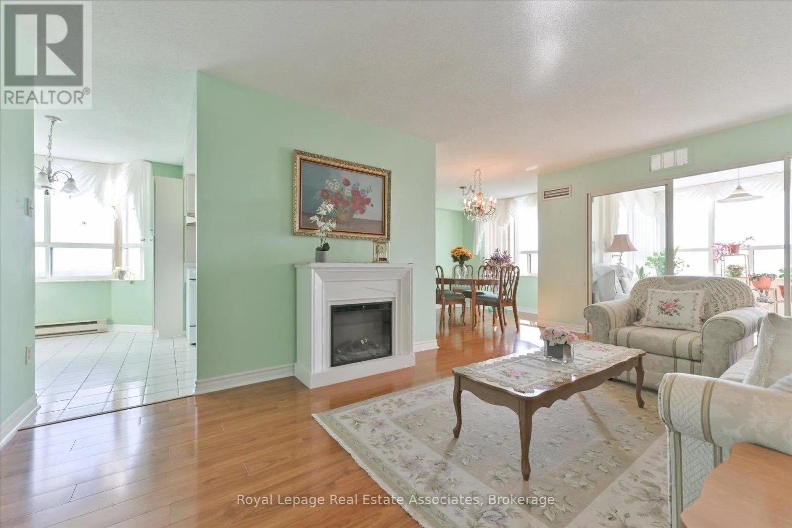 1209 - 10 MALTA AVENUE