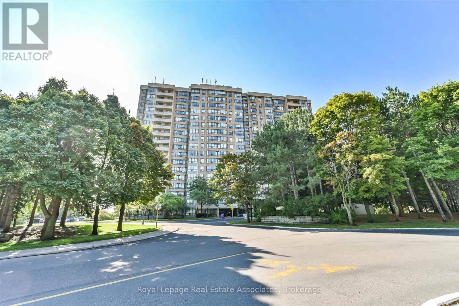 1209 - 10 MALTA AVENUE