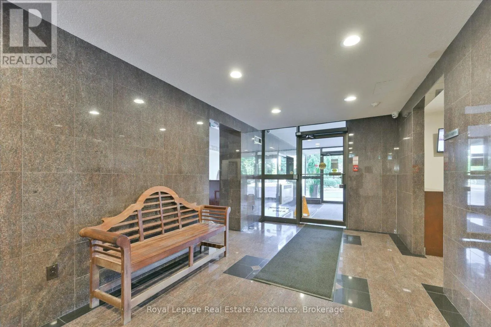 1209 - 10 MALTA AVENUE