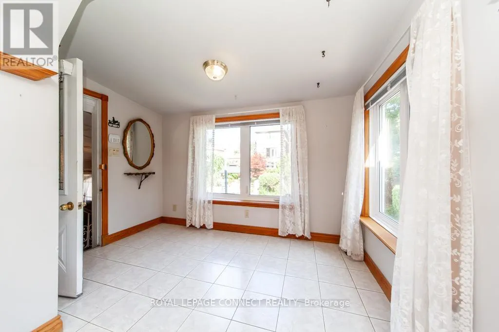 30 EAST DRIVE E