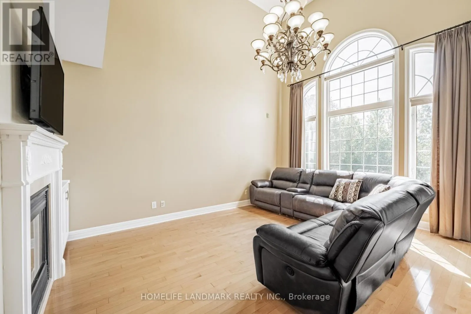 2481 WHISTLING SPRINGS CRESCENT