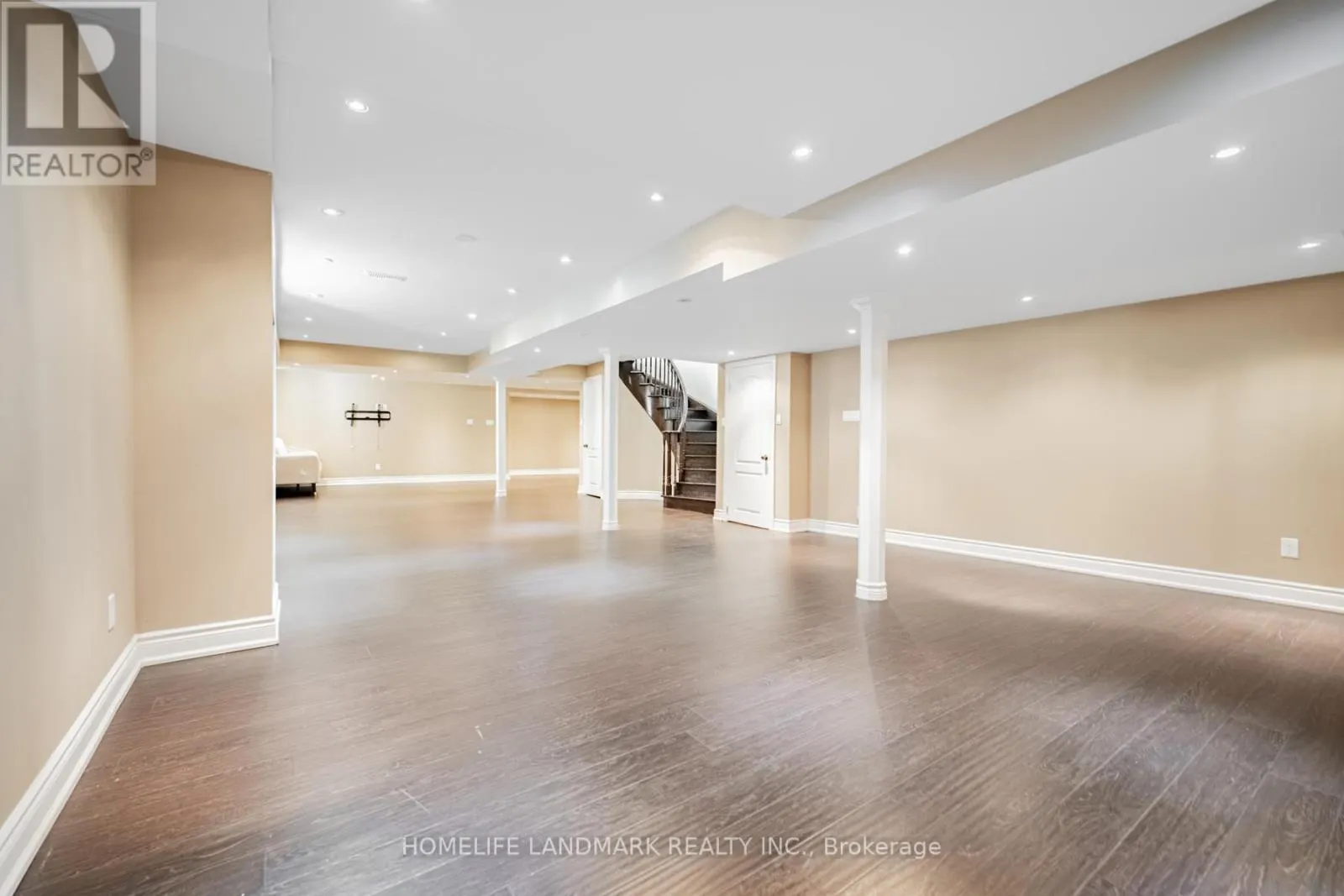 2481 WHISTLING SPRINGS CRESCENT
