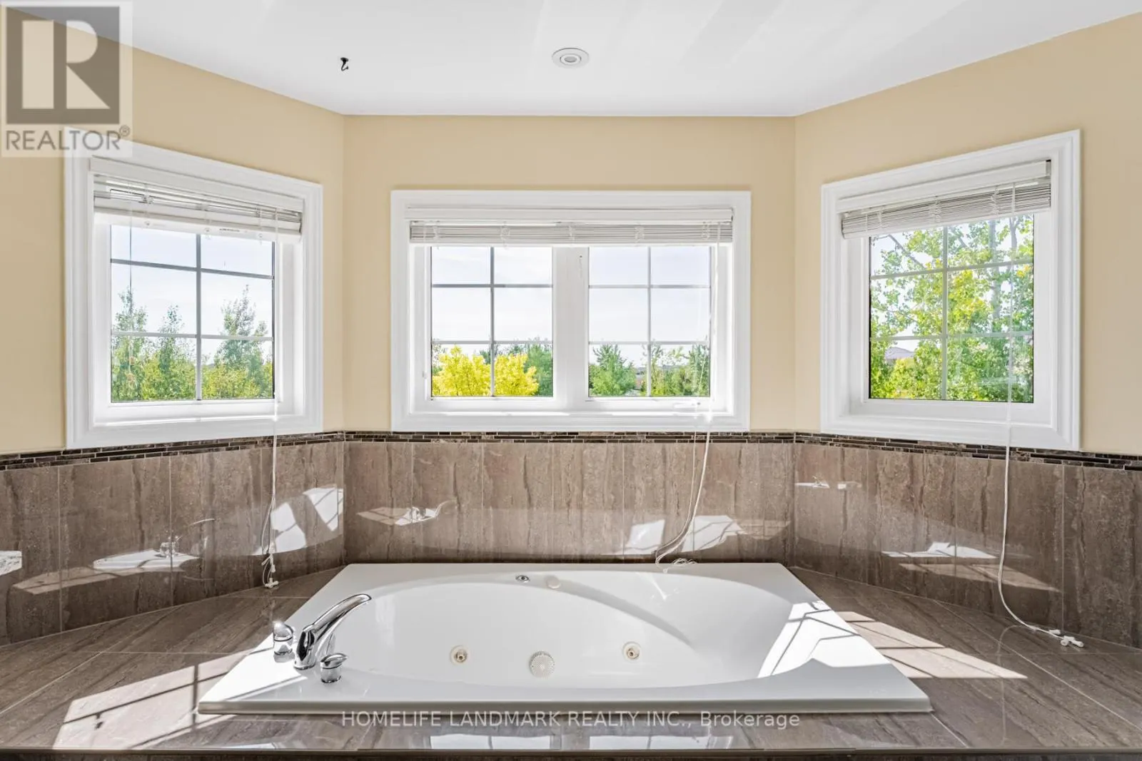 2481 WHISTLING SPRINGS CRESCENT
