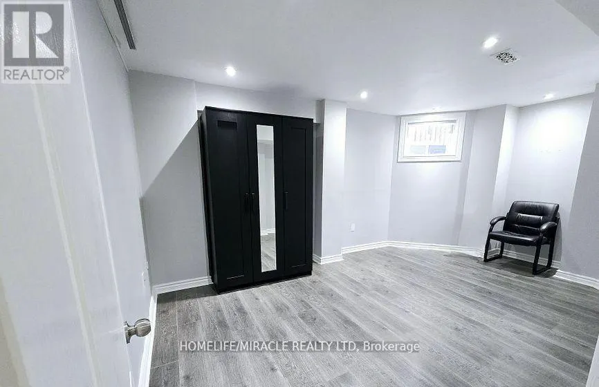 33 ATIRA AVENUE