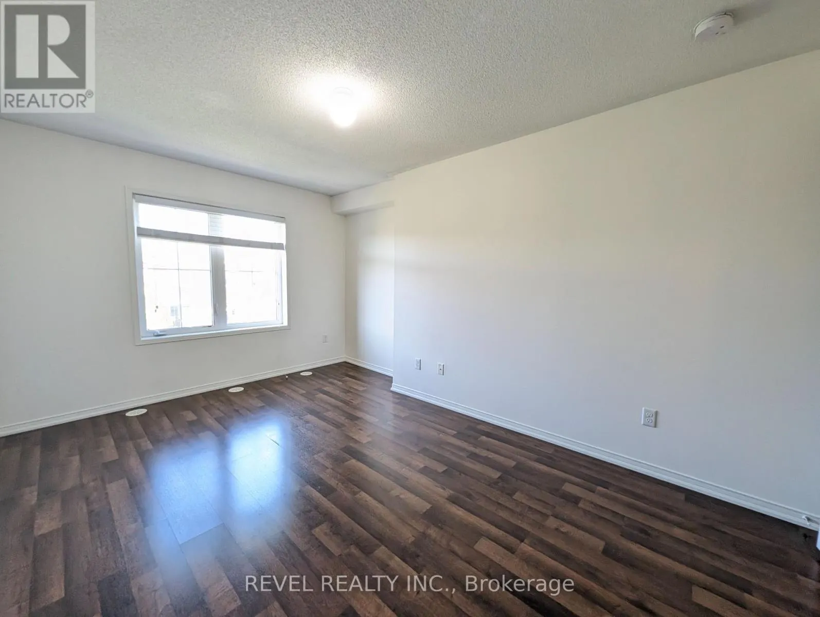 8 - 2488 POST ROAD