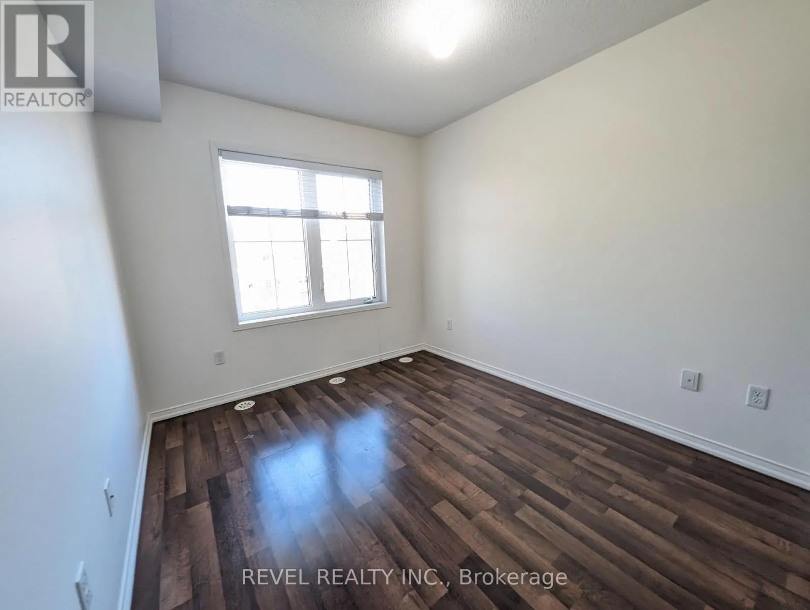 8 - 2488 POST ROAD