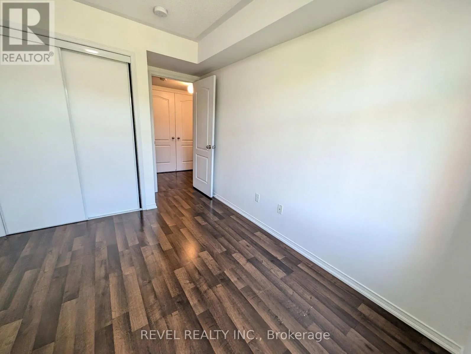 8 - 2488 POST ROAD