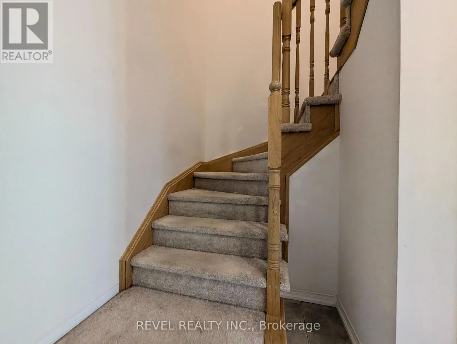 8 - 2488 POST ROAD