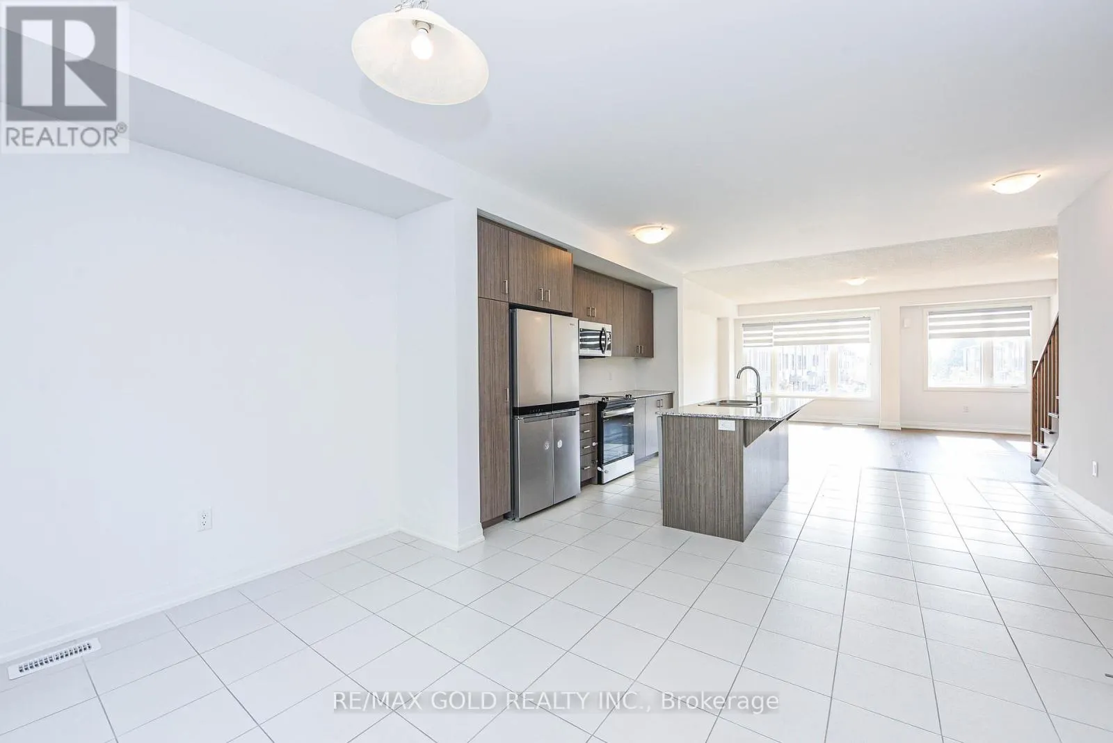 48 WINDTREE WAY