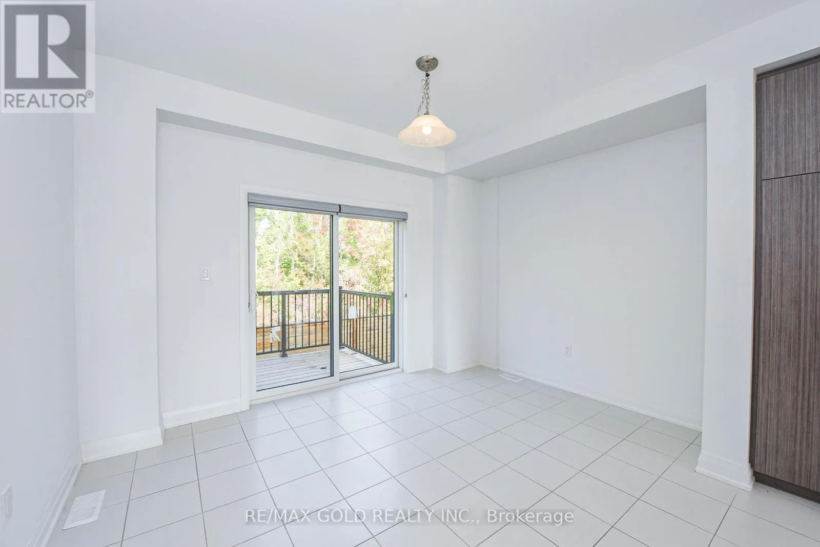 48 WINDTREE WAY