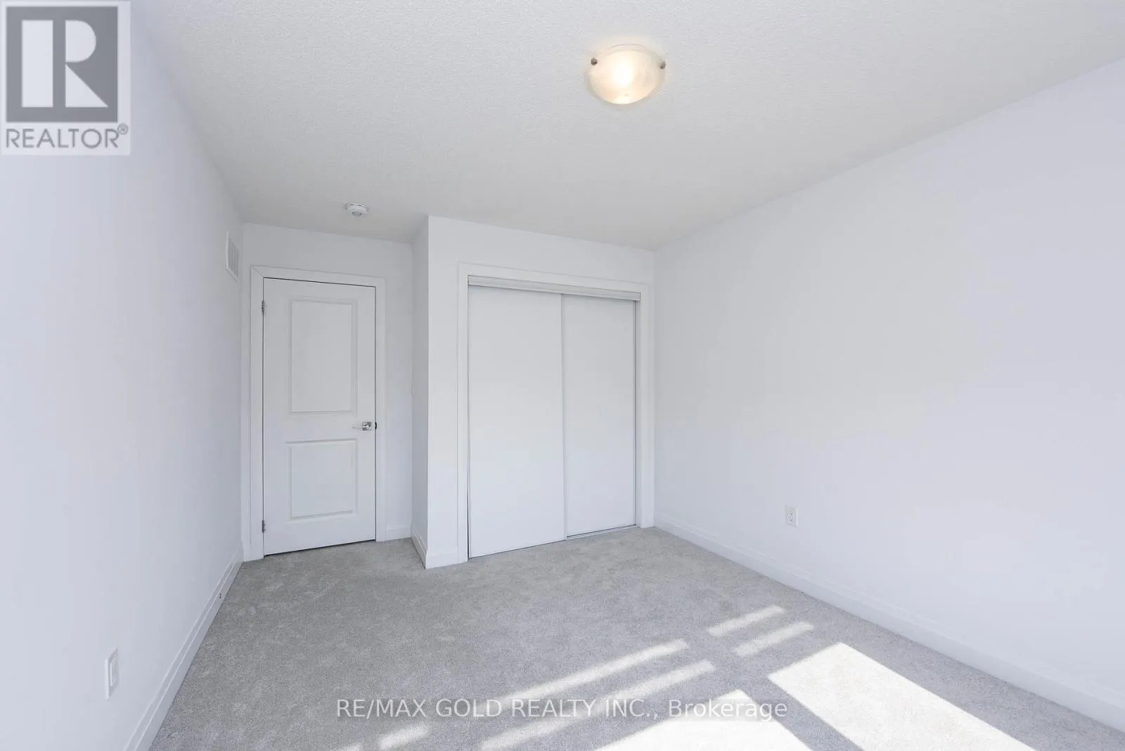 48 WINDTREE WAY