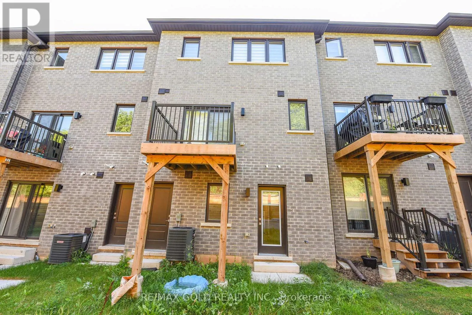 48 WINDTREE WAY