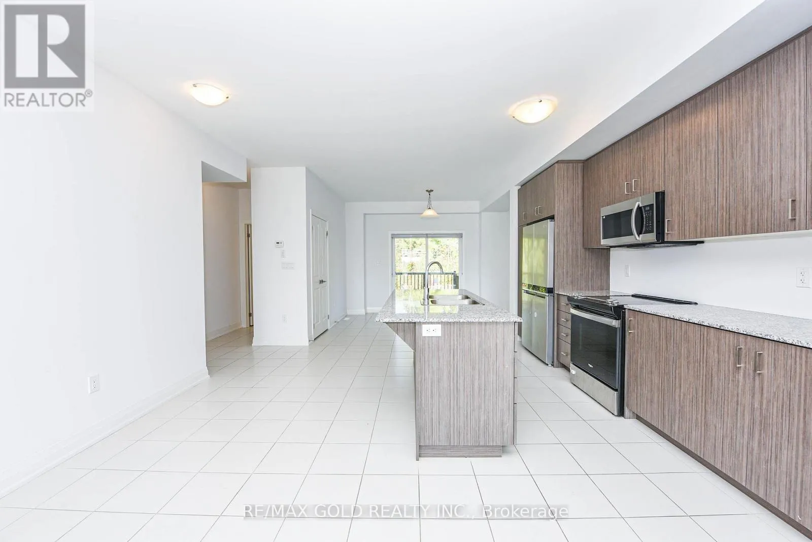 48 WINDTREE WAY