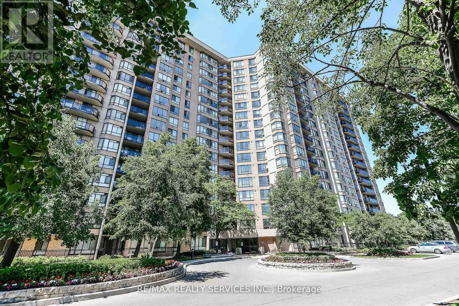411 - 20 CHERRYTREE DRIVE