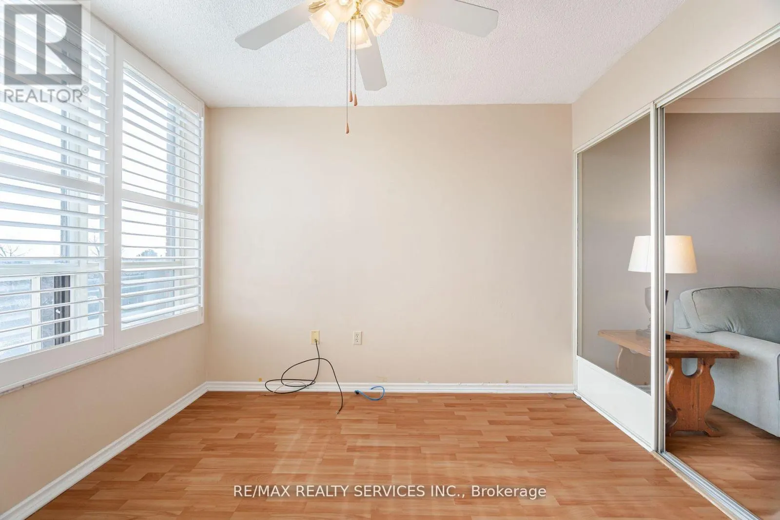 411 - 20 CHERRYTREE DRIVE