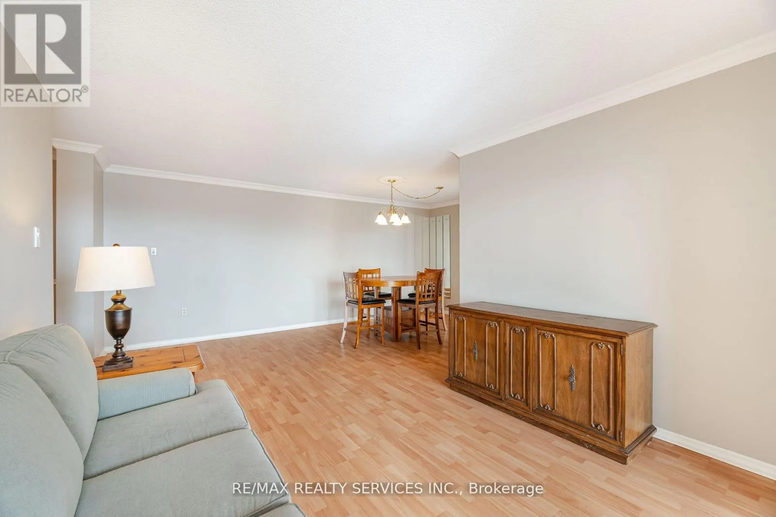 411 - 20 CHERRYTREE DRIVE