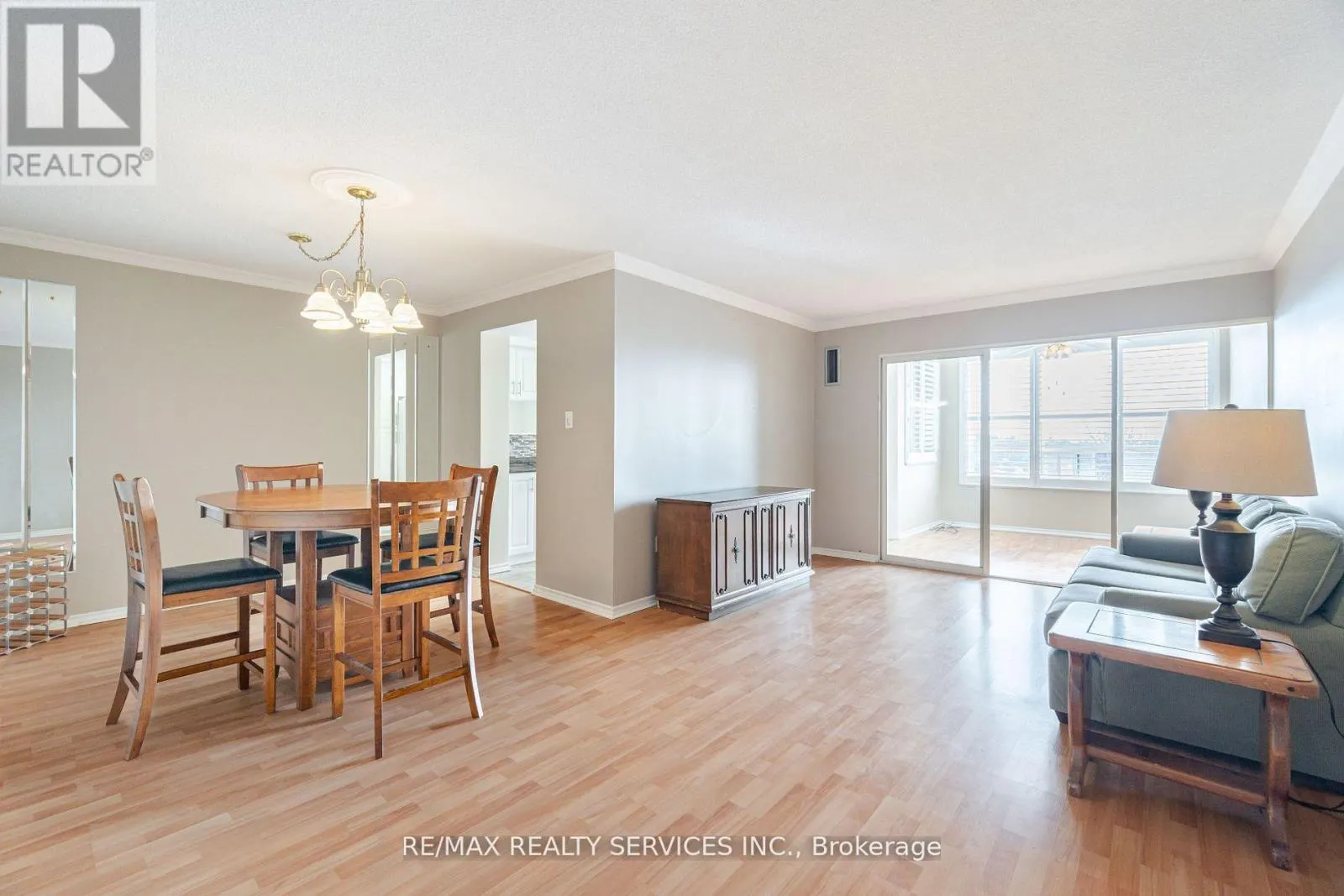 411 - 20 CHERRYTREE DRIVE