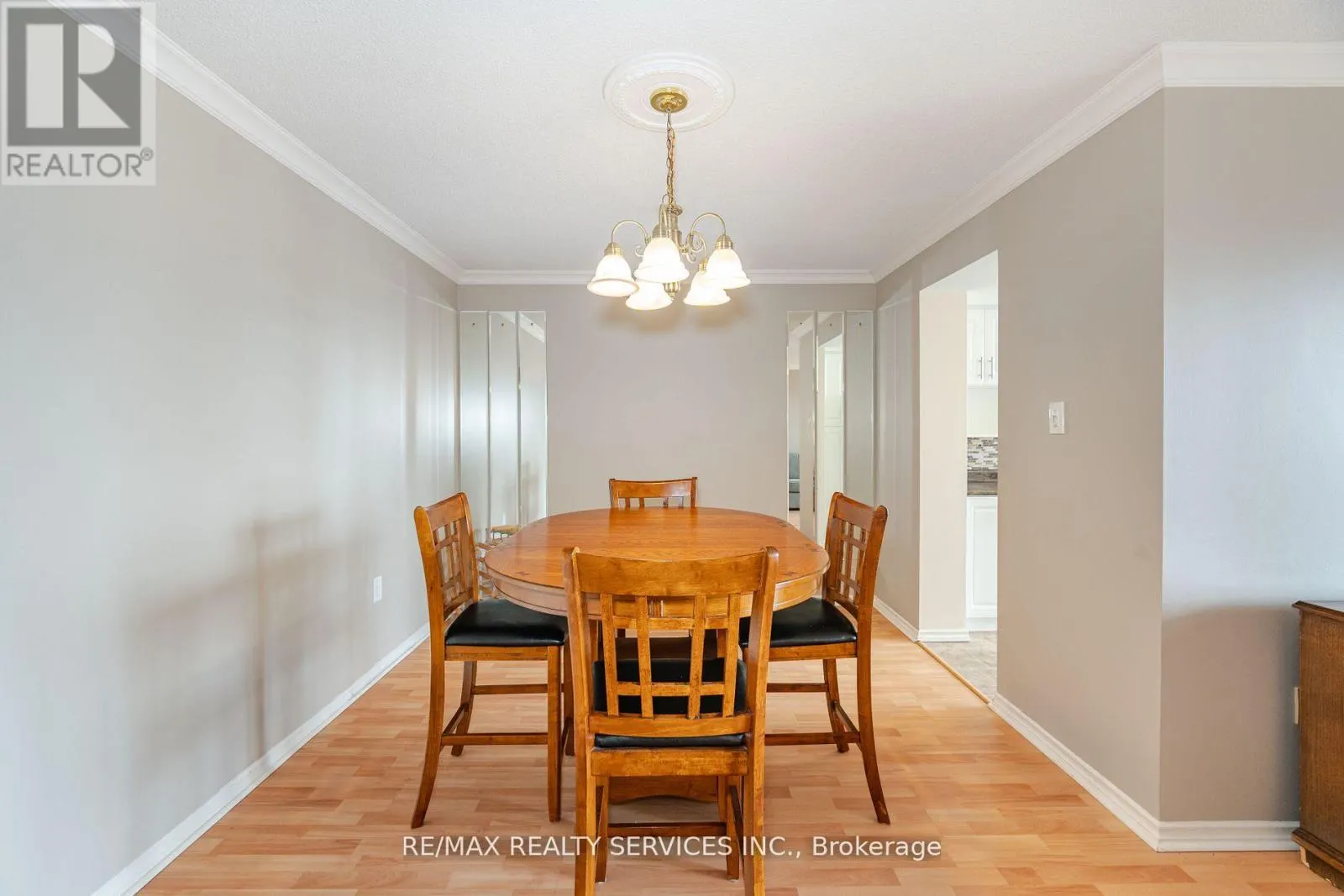 411 - 20 CHERRYTREE DRIVE