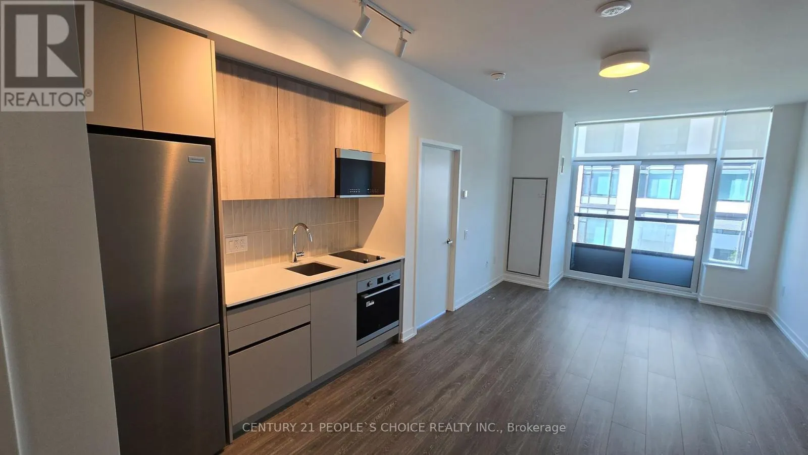 404 - 2485 EGLINTON AVENUE W