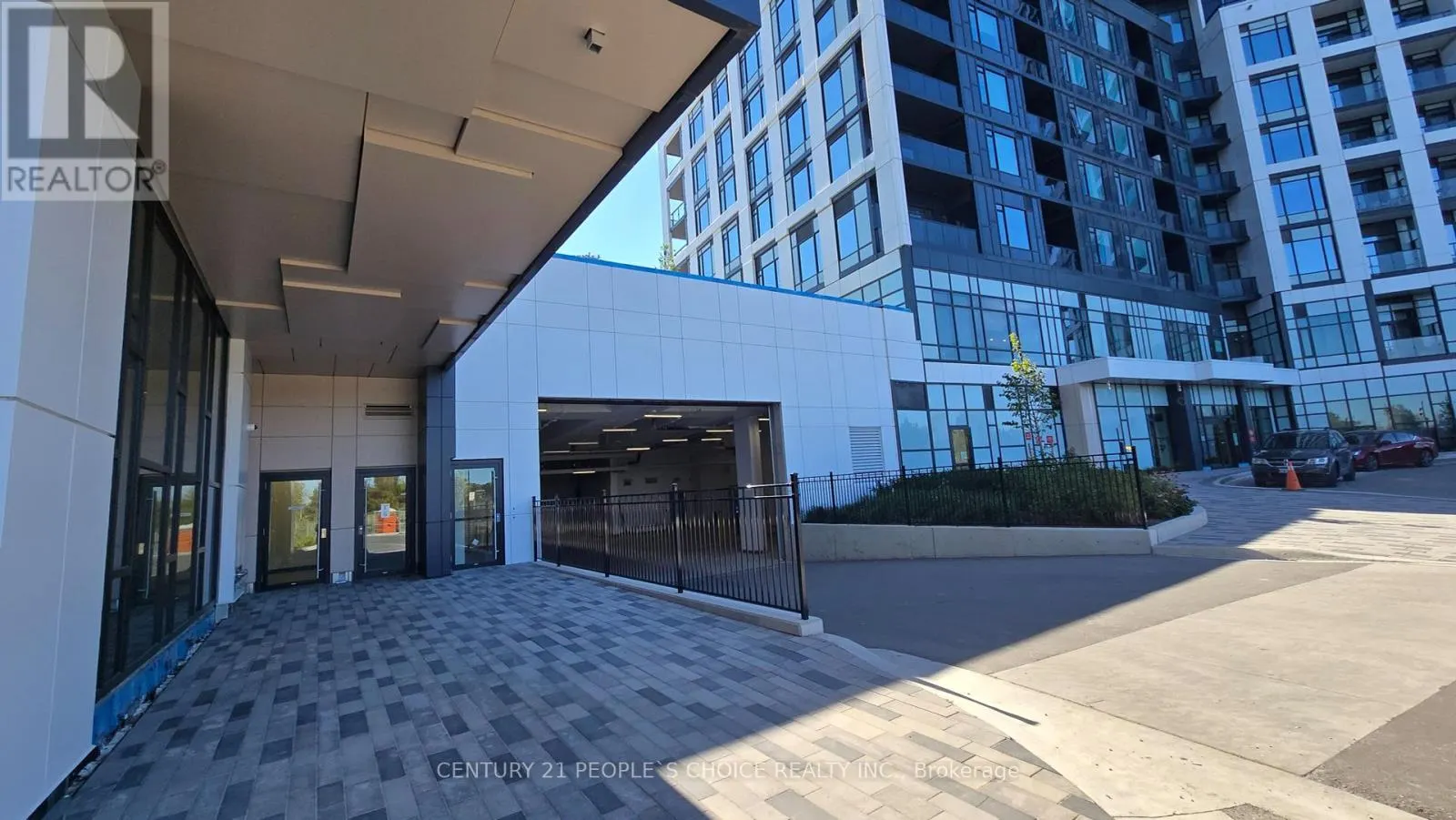 404 - 2485 EGLINTON AVENUE W