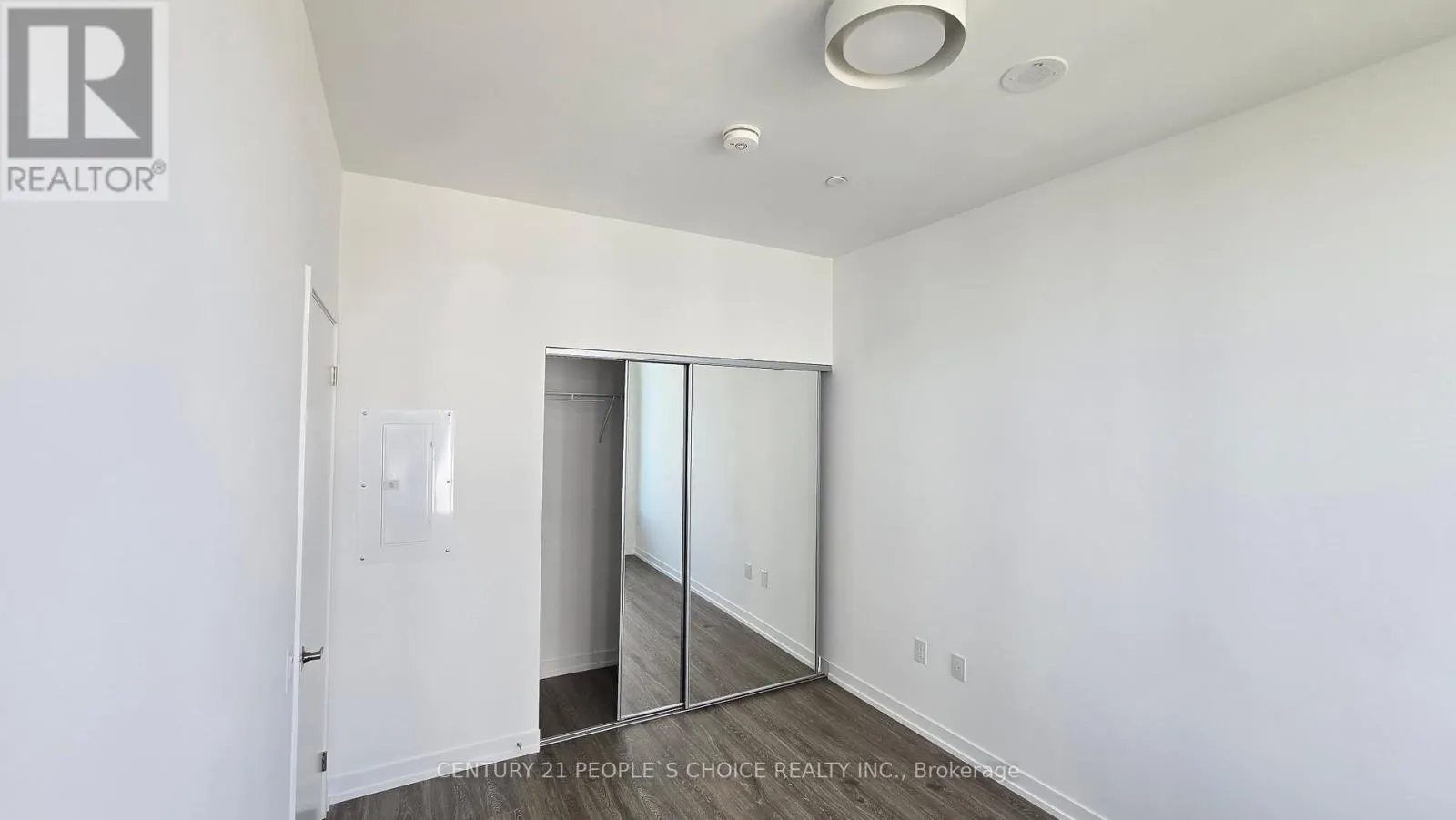 404 - 2485 EGLINTON AVENUE W