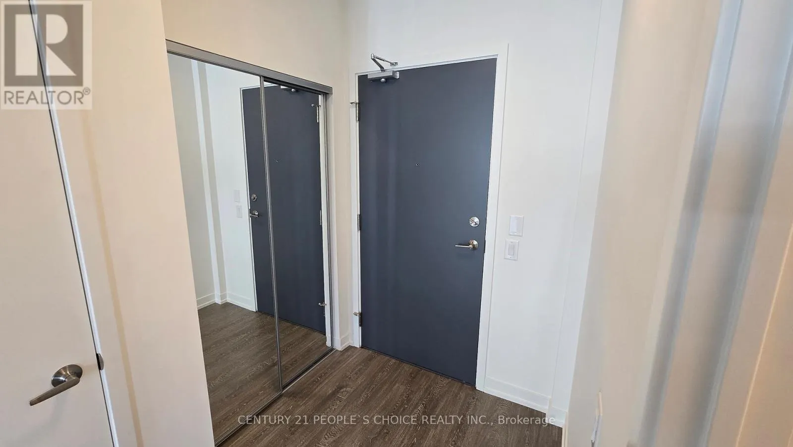 404 - 2485 EGLINTON AVENUE W