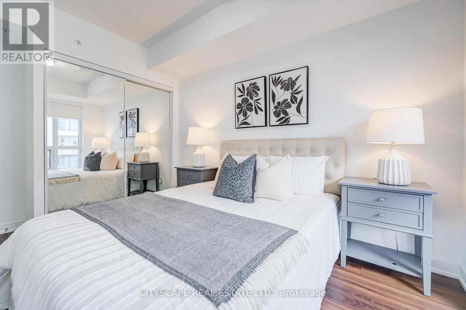 1805 - 30 SAMUEL WOOD WAY