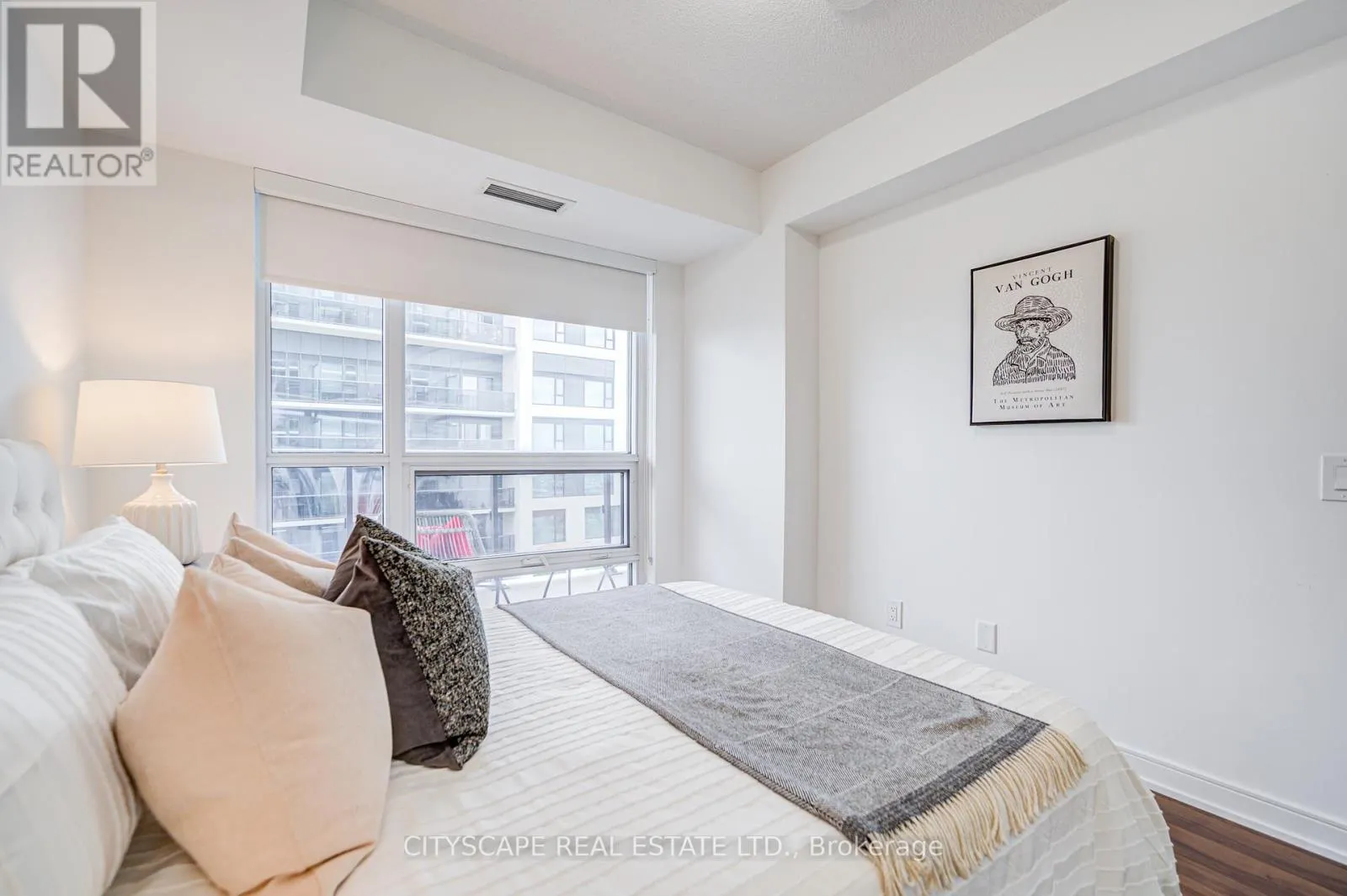1805 - 30 SAMUEL WOOD WAY