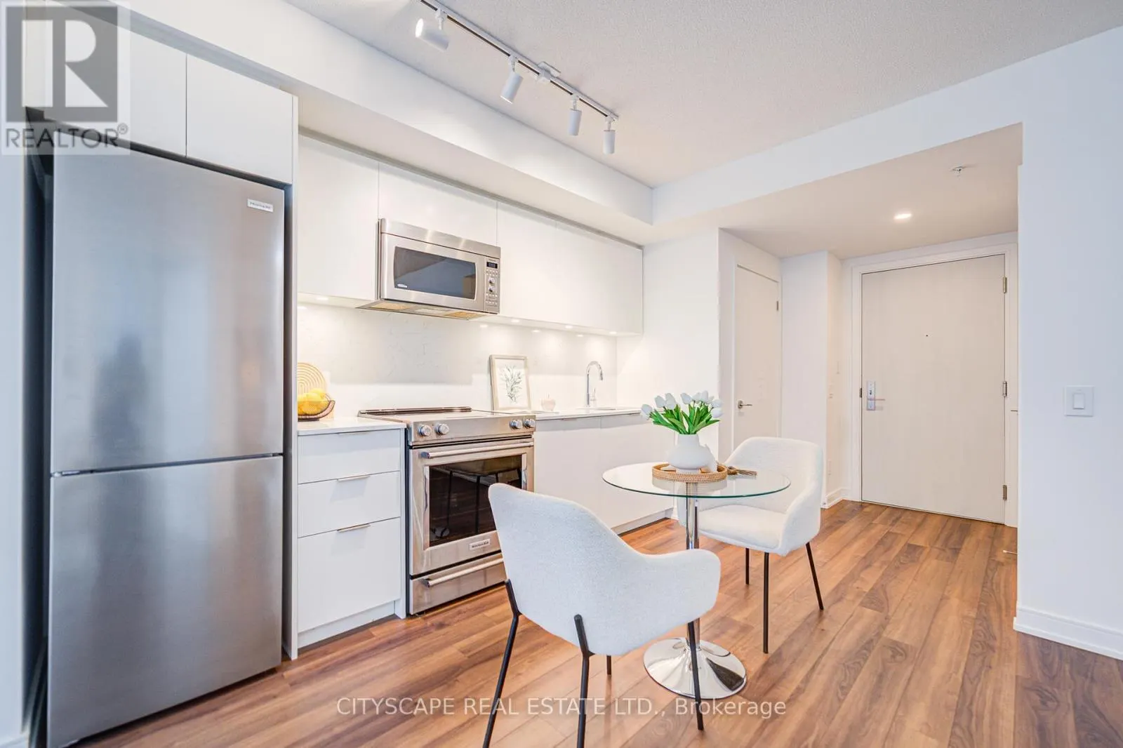 1805 - 30 SAMUEL WOOD WAY