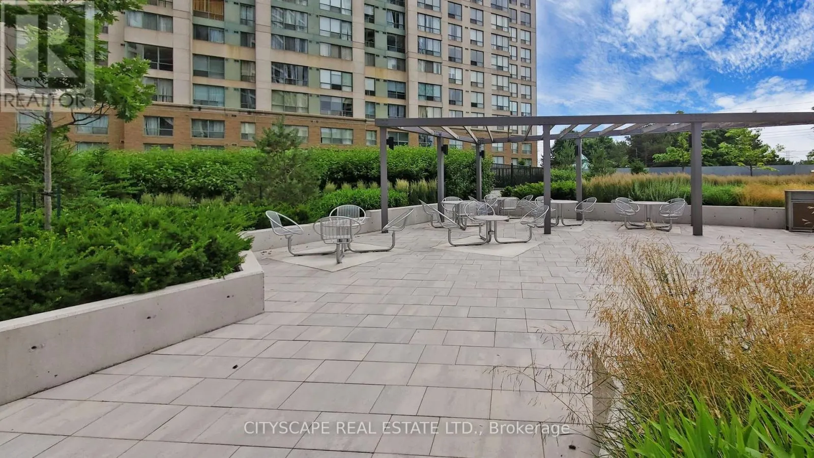1805 - 30 SAMUEL WOOD WAY
