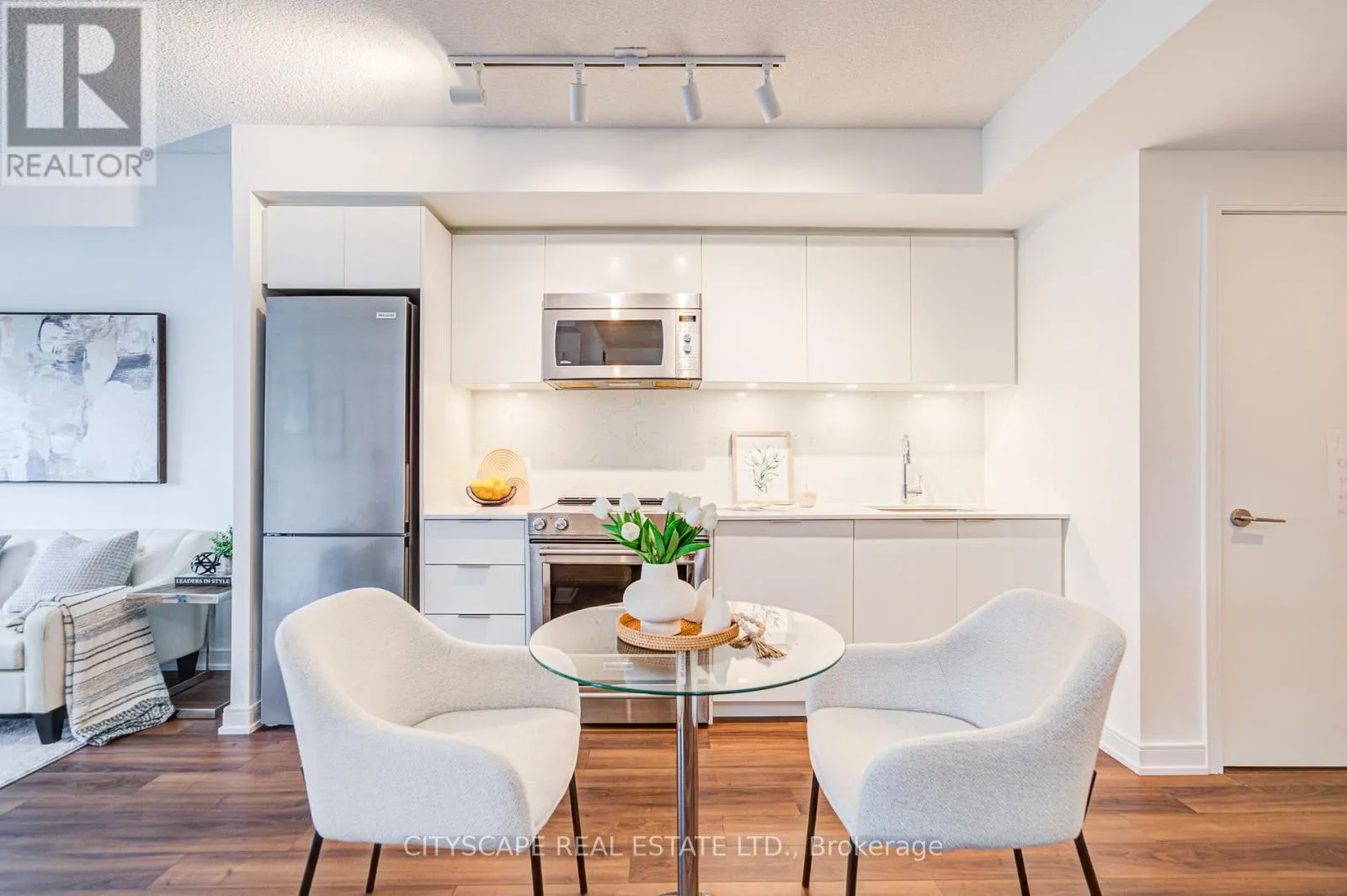 1805 - 30 SAMUEL WOOD WAY