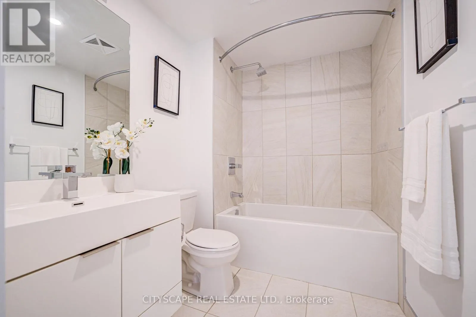 1805 - 30 SAMUEL WOOD WAY