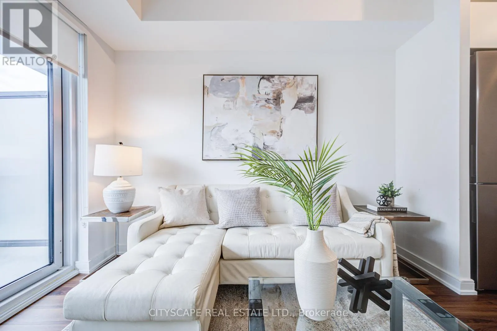 1805 - 30 SAMUEL WOOD WAY