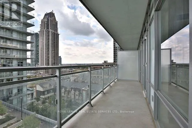 903 - 360 SQUARE ONE DRIVE